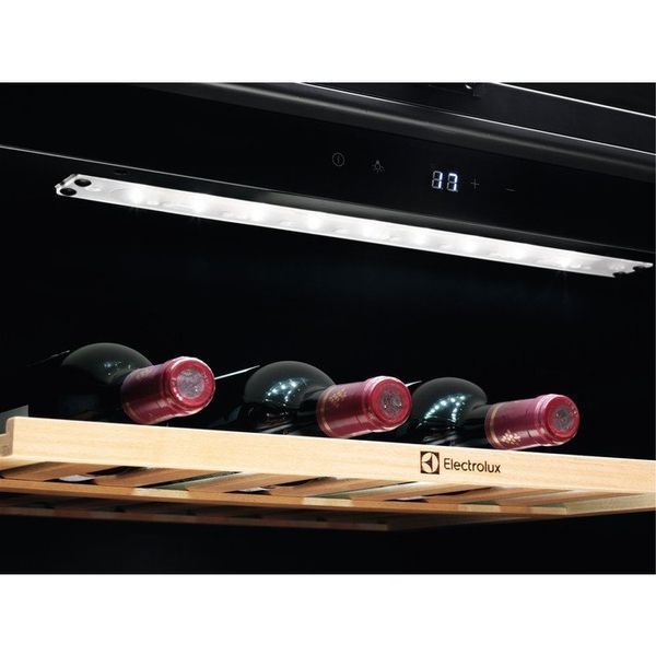 Винный шкаф Electrolux EWUS052B5B 007539 фото
