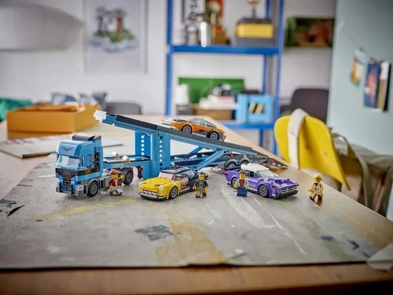 Блоковий конструктор LEGO City Вантажівка-транспортер зі спортивними авто (60408) 613318 фото