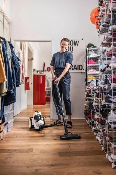 Пылесос безмешковый Karcher VC 3 Plus (1.198-060.0) 511937ua фото