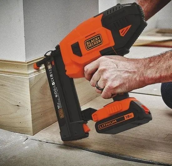 Пістолет цвяхозабивний Black+Decker BCNG01N 530157ua фото