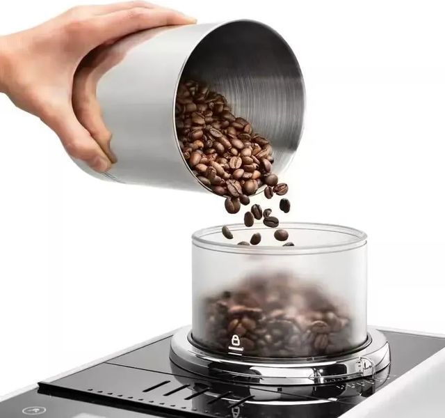 Кофемашина автоматическая Delonghi Rivelia EXAM 440.55.W 606124 фото