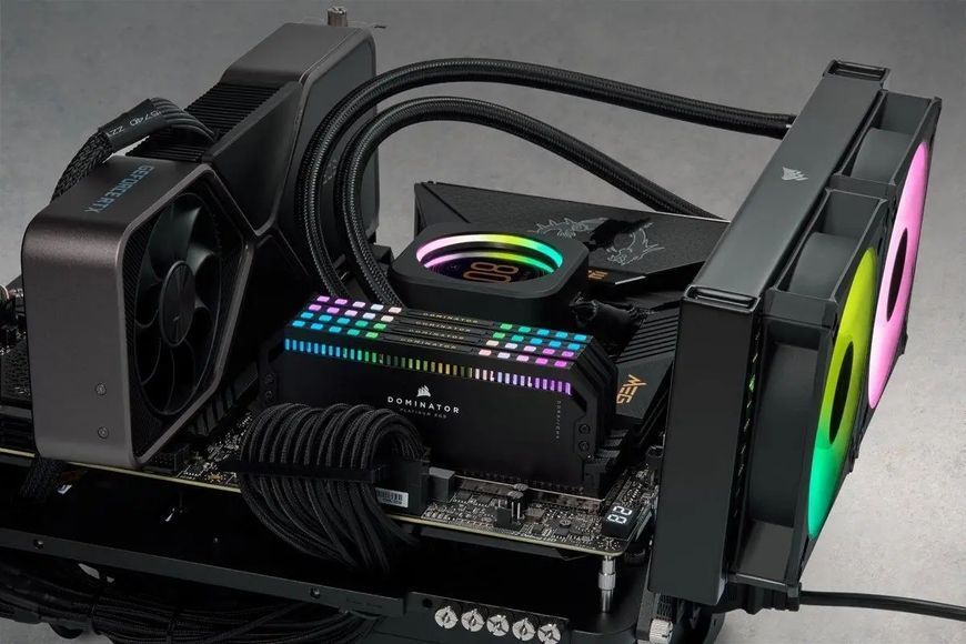 Пам'ять для настільних комп'ютерів Corsair Dominator Platinum 64 GB DDR5 6600 MHz (CMT64GX5M4B6600C32) 026299 фото