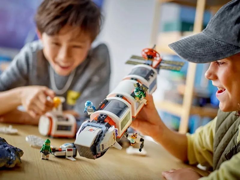 Блоковий конструктор LEGO City Модульна космічна станція (60433) 613378 фото