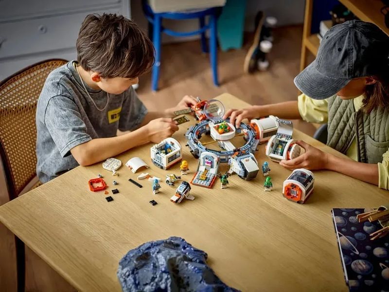Блоковий конструктор LEGO City Модульна космічна станція (60433) 613378 фото