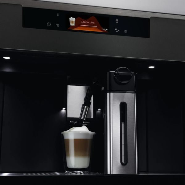 Кавомашина автоматична Electrolux KBC85T 606132 фото