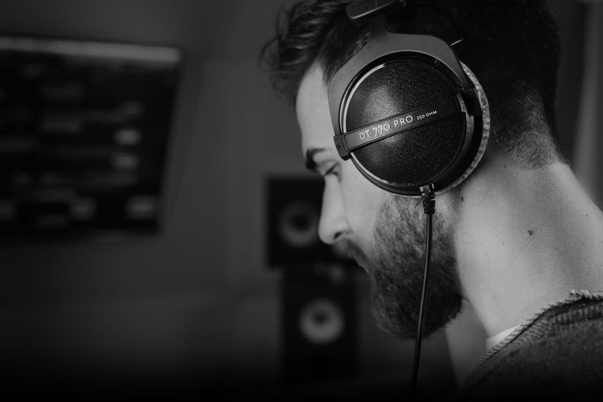 Наушники полноразмерные BEYERDYNAMIC DT770 Pro 250 Ом Черный 872201 фото