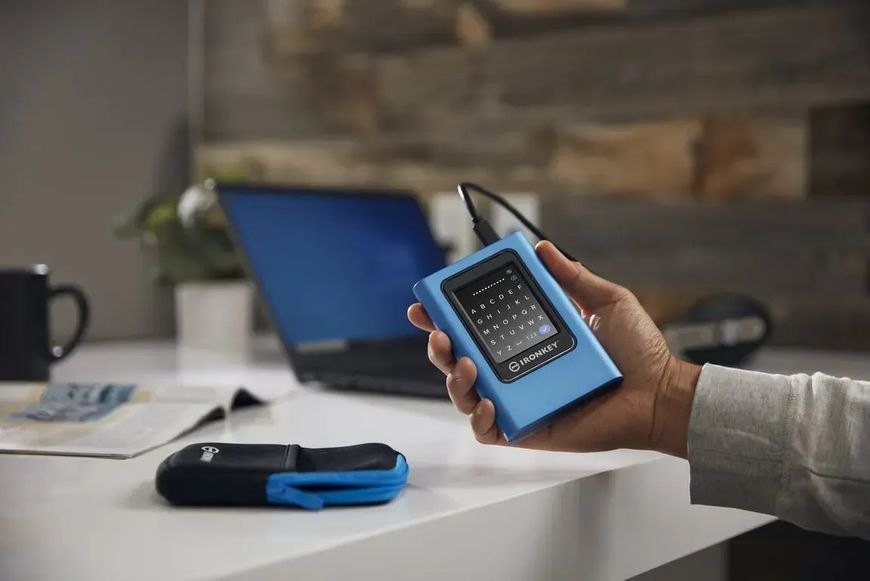SSD накопичувач Kingston IronKey Vault Privacy 80 3.84 TB Blue (IKVP80ES/3840G) 570325ua фото