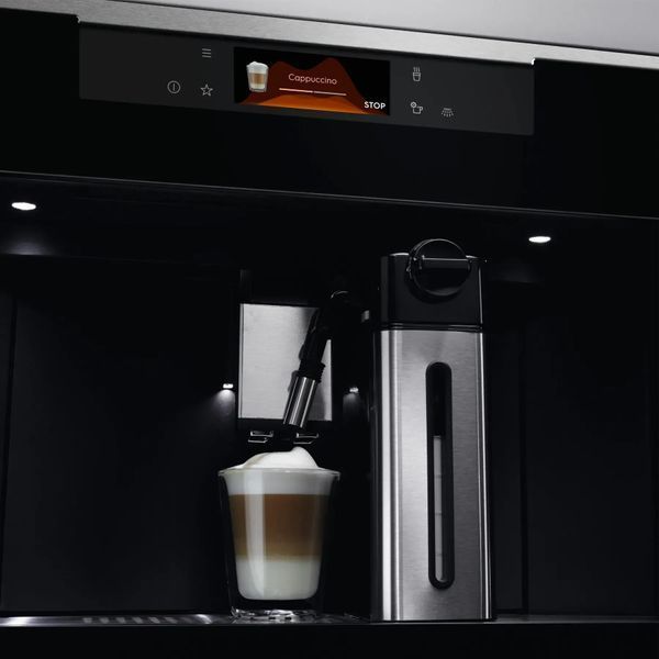 Кавомашина автоматична Electrolux KBC85X 606133 фото