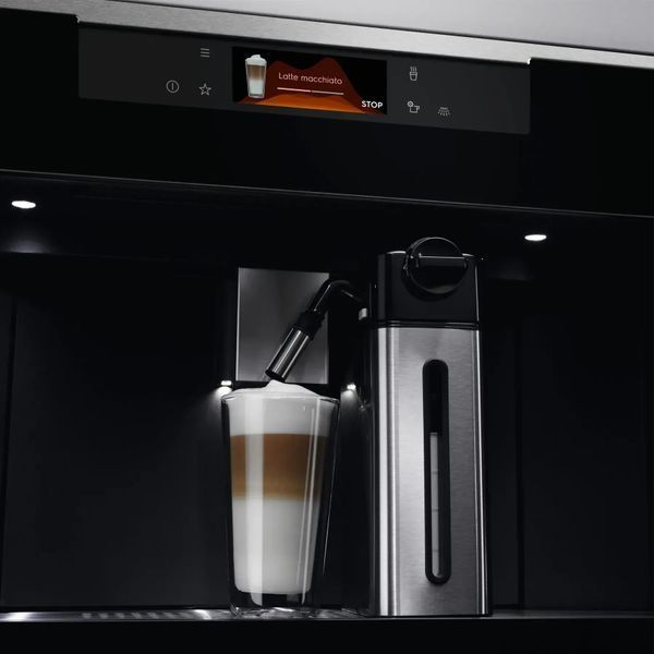 Кавомашина автоматична Electrolux KBC85X 606133 фото