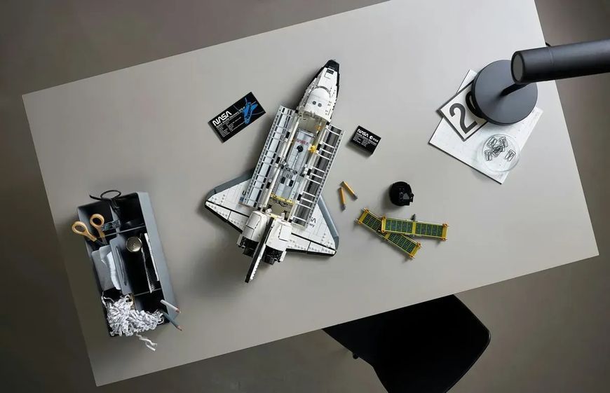 Блоковий конструктор LEGO Creator Космічний шаттл NASA Discovery (10283) 613489 фото