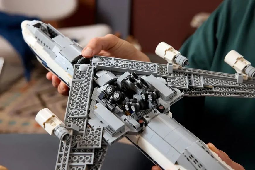 Блочный конструктор LEGO Icons Самолет-носитель шаттлов (10360) 613502 фото