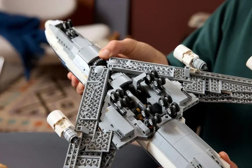 Блочный конструктор LEGO Icons Самолет-носитель шаттлов (10360) 613502 фото