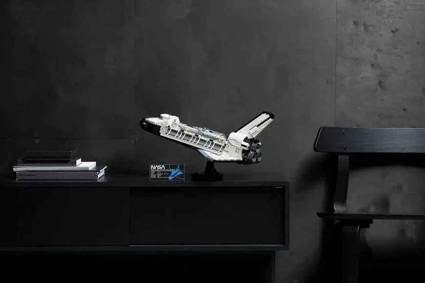 Блоковий конструктор LEGO Creator Космічний шаттл NASA Discovery (10283) 613489 фото