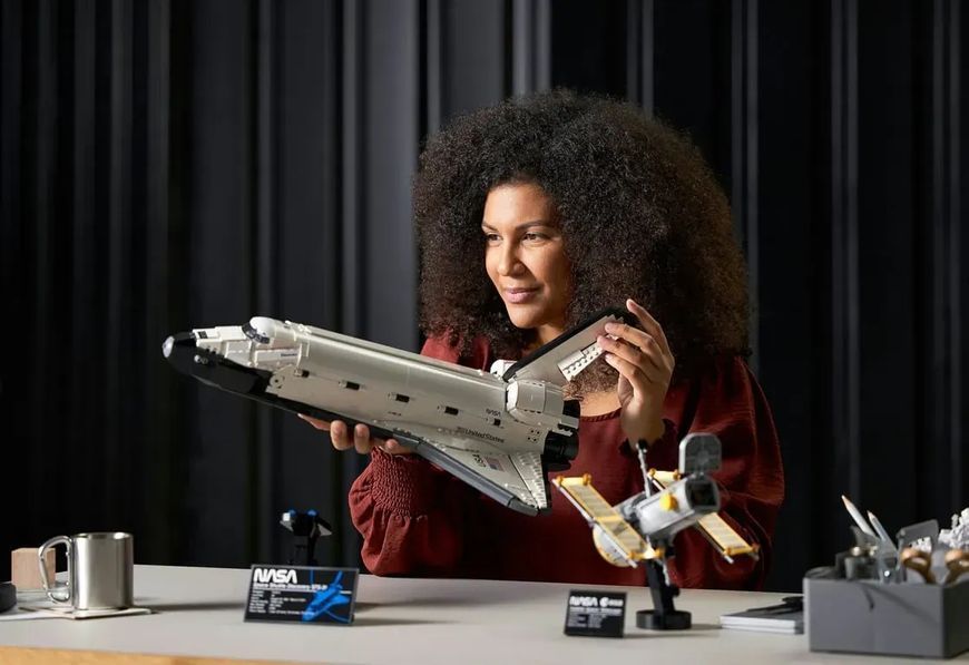 Блоковий конструктор LEGO Creator Космічний шаттл NASA Discovery (10283) 613489 фото