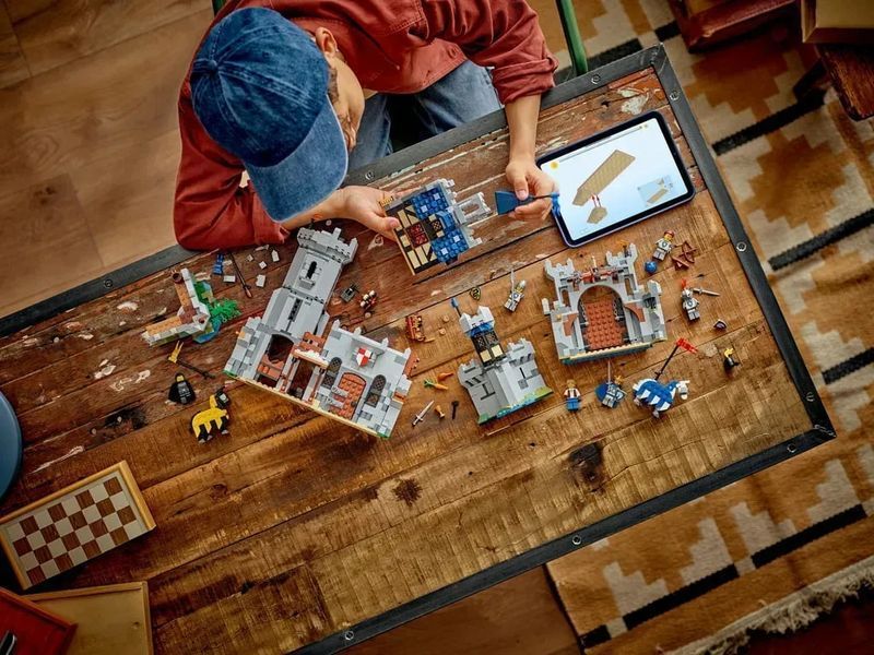 Блочный конструктор LEGO Creator Средневековый замок с рыцарем на коне (31168) 613375 фото