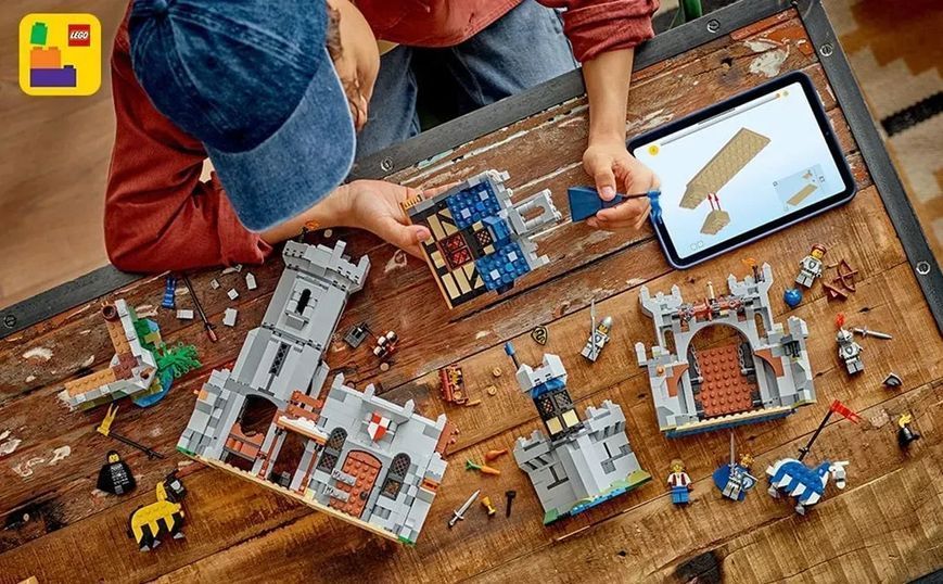 Блочный конструктор LEGO Creator Средневековый замок с рыцарем на коне (31168) 613375 фото