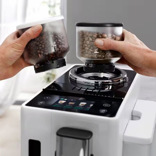 Кофемашина DELONGHI Rivelia EXAM 440.55.W Холодный кофе (2 сменных контейнера для кофе) 700394 фото
