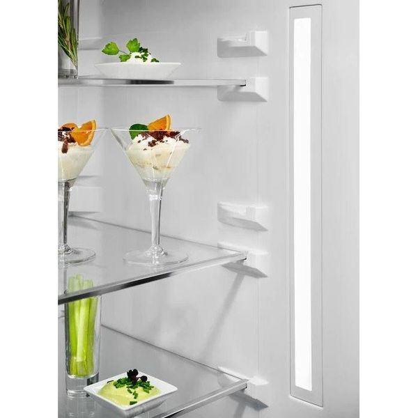 Холодильник з морозильною камерою Electrolux LNT7ME32M1 041098 фото