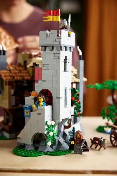 Блоковий конструктор LEGO Icons Середньовічна міська площа (10332) 613500 фото