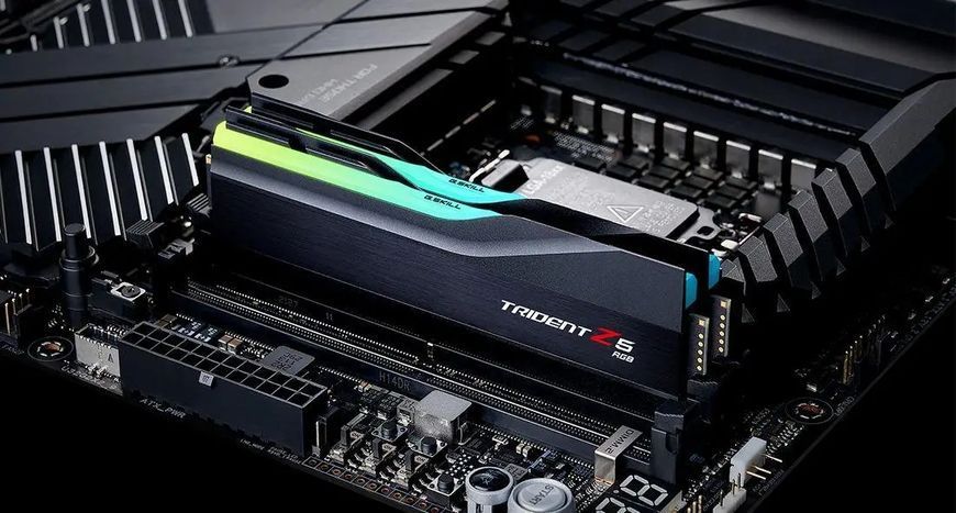 Память для настольных компьютеров G.Skill 32 GB 2x16GB DDR5 5200 MHz Trident Z5 RGB Black (F5-5200J3636C16GX2-TZ5RK) 026481 фото