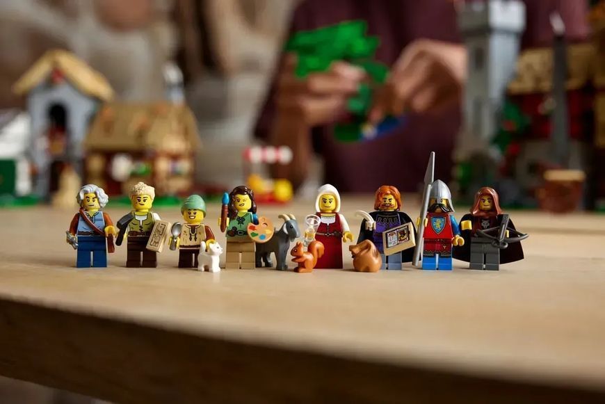 Блоковий конструктор LEGO Icons Середньовічна міська площа (10332) 613500 фото