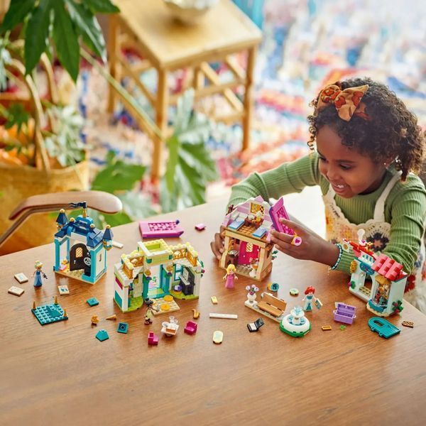 Блоковий конструктор LEGO Disney Princess Пригода діснеївської принцеси на ярмарку (43246) 613921 фото