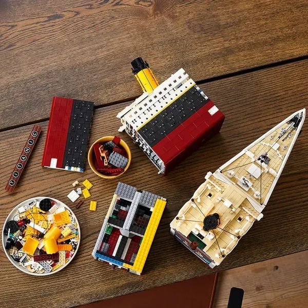 Блочный конструктор LEGO Icons Титаник (10294) 613540 фото