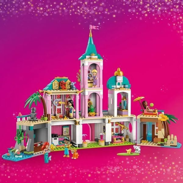 Блоковий конструктор LEGO Disney Замок принцеси та королівські улюбленці (43267) 613373 фото
