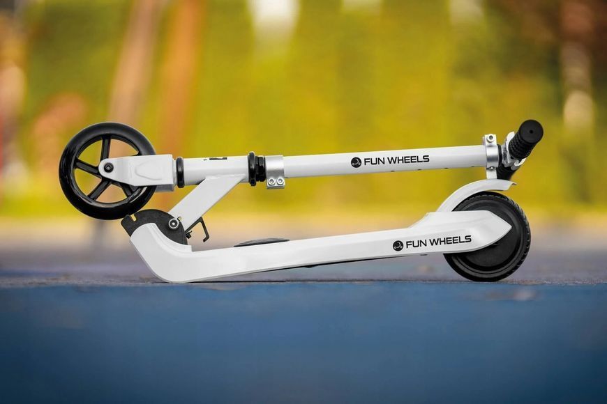 Електросамокат REBEL Fun Wheels 6км 100Вт 5.5" Білий 174144 фото