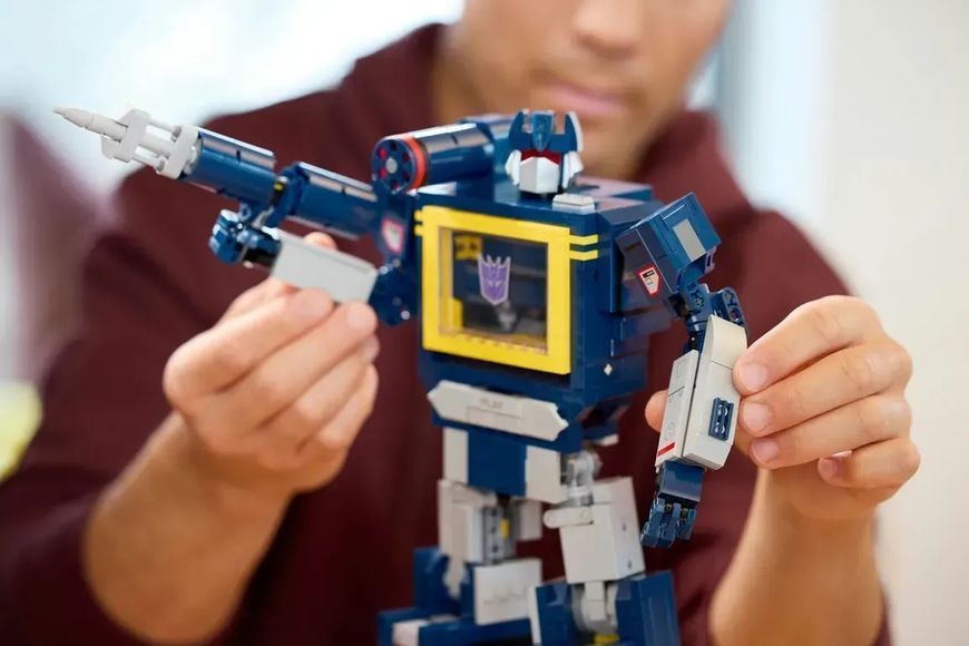 Блочный конструктор LEGO Icons Трансформеры: Саундвейв (10358) 613445 фото