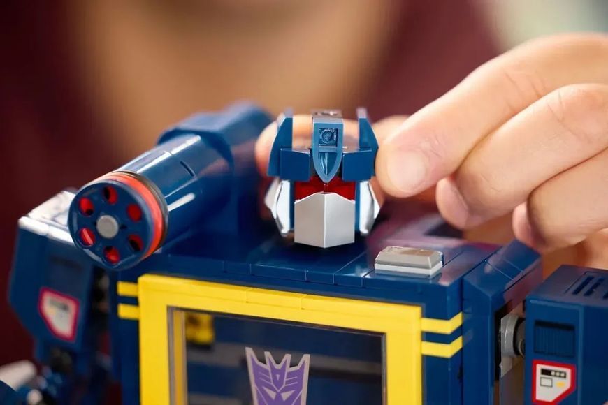 Блочный конструктор LEGO Icons Трансформеры: Саундвейв (10358) 613445 фото