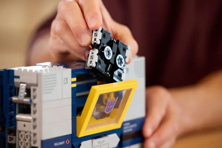 Блочный конструктор LEGO Icons Трансформеры: Саундвейв (10358) 613445 фото
