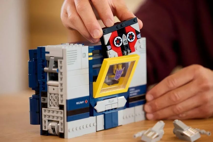Блочный конструктор LEGO Icons Трансформеры: Саундвейв (10358) 613445 фото