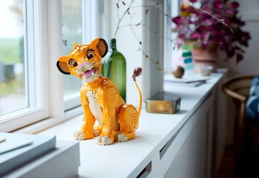 Блочный конструктор LEGO Disney Юный король Лев Симба (43247) 613387 фото