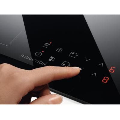 Варочная поверхность электрическая Electrolux LHR3233CK 007156 фото