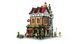 Блоковий конструктор LEGO Icons Тюдорівський куточок (10350) 613496 фото 12