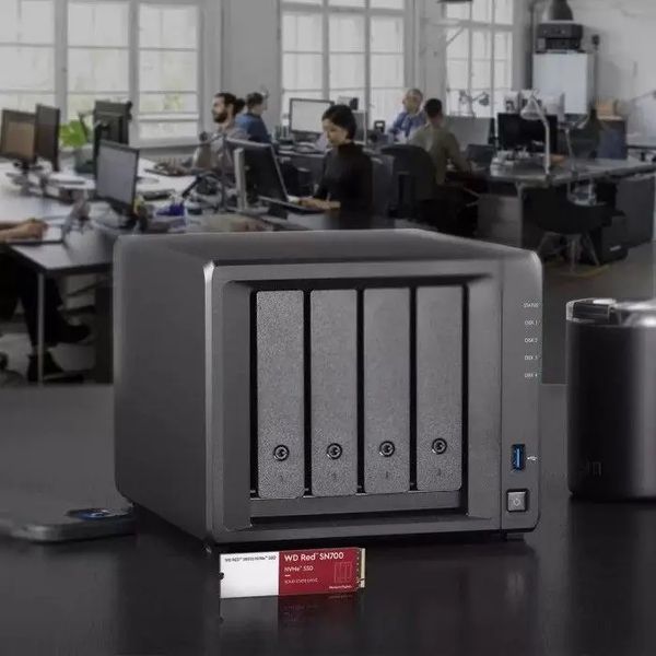 SSD накопитель WD Red SN700 4 TB (WDS400T1R0C) 001053 фото