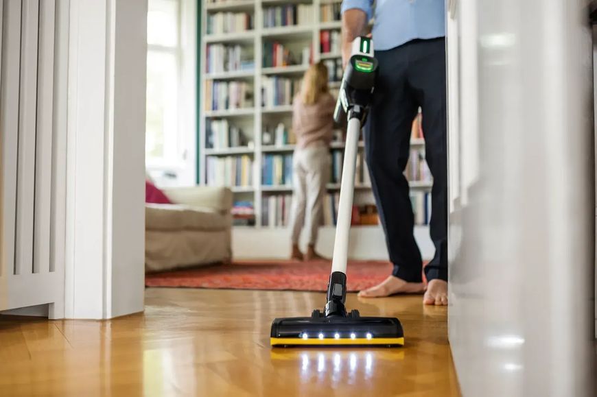 Вертикальний + ручний пилосос (2в1) Karcher VC 7 Cordless yourMax (1.198-710.0) 577550ua фото