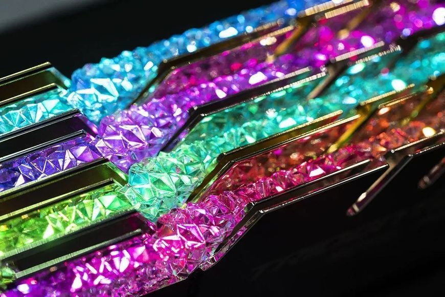 Пам'ять для настільних комп'ютерів G.Skill 16 GB (2x8GB) DDR4 3200 MHz Trident Z Royal (F4-3200C14D-16GTRG) 026440 фото