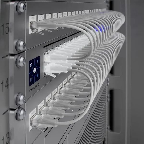 Коммутатор управляемый уровня 3 Ubiquiti UniFi Switch Pro Max 48 (USW-Pro-Max-48) 514757ua фото