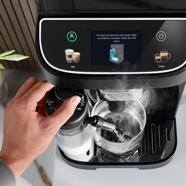 Кофемашина автоматическая Delonghi Magnifica Plus ECAM 320.60.B 016378 фото