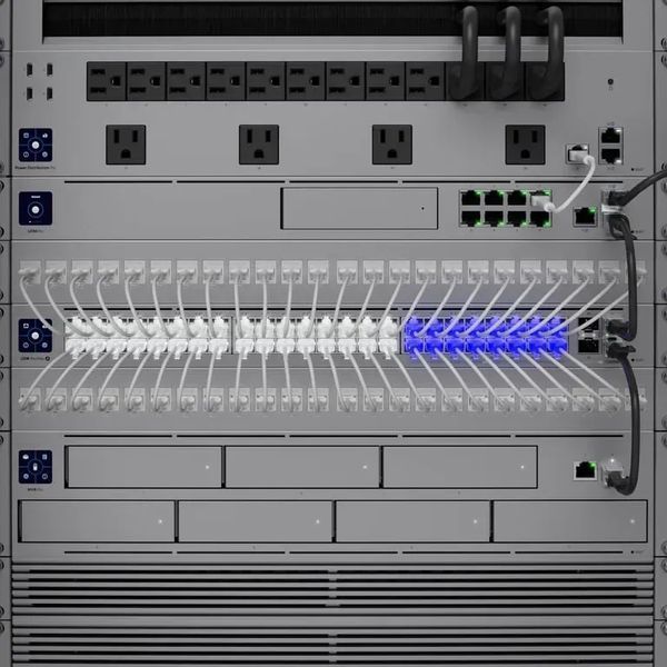 Коммутатор управляемый уровня 3 Ubiquiti UniFi Switch Pro Max 48 (USW-Pro-Max-48) 514757ua фото