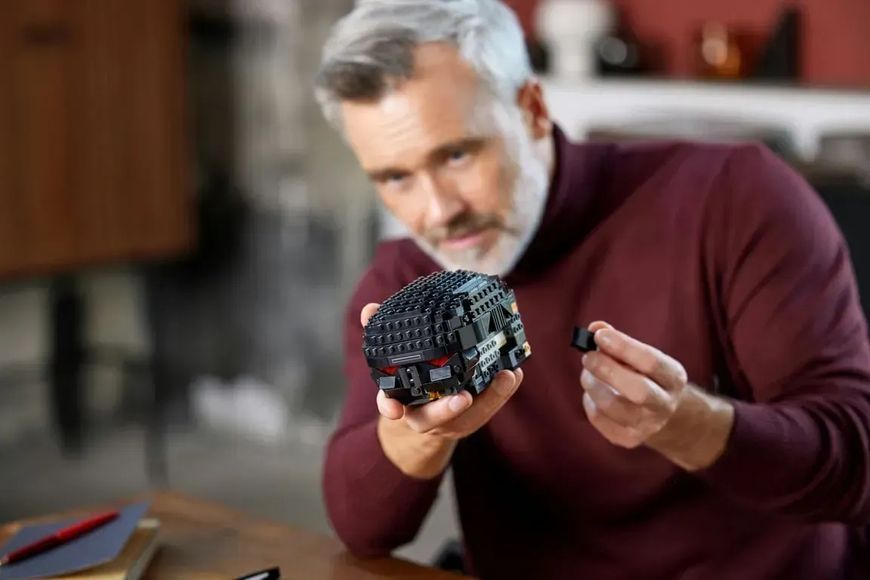Блочный конструктор LEGO Star Wars Шлем темного штурмовика (75343) 613389 фото