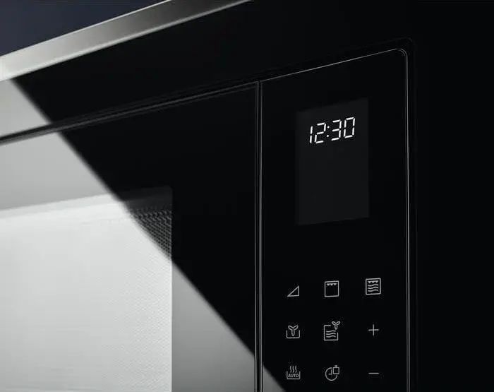 Мікрохвильовка з грилем Electrolux LMS4253TMK 020358 фото
