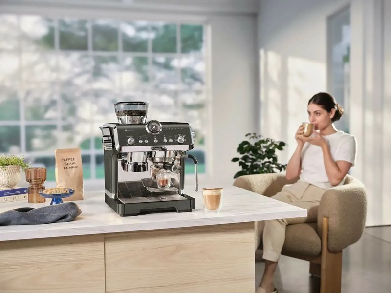 Ріжкова кавоварка еспресо Delonghi La Specialista Opera EC 9555.BK 573156 фото