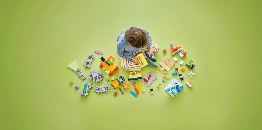 Блоковий конструктор LEGO Duplo Town Великий інтерактивний громадський потяг (10428) 613394 фото