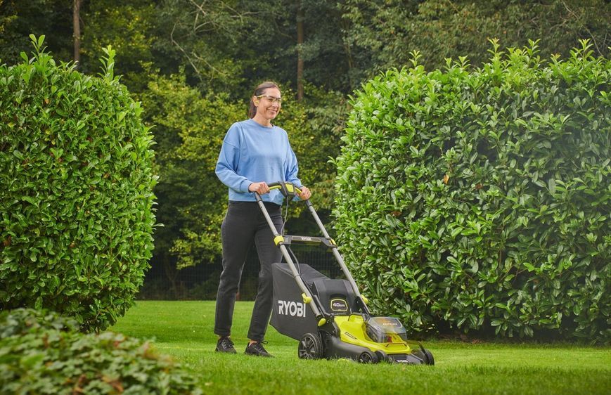 Акумуляторна газонокосарка RYOBI ONE+ RY18LMX40C-0 1074367 фото