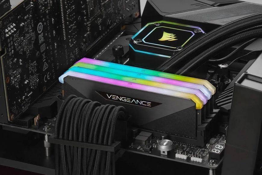 Пам'ять для настільних комп'ютерів Corsair 64 GB (2x32GB) DDR4 3600 MHz Vengeance RGB RT (CMN64GX4M2Z3600C18) 026404 фото