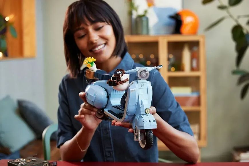 Авто-конструктор LEGO Icons Vespa 125 (10298) 613350 фото
