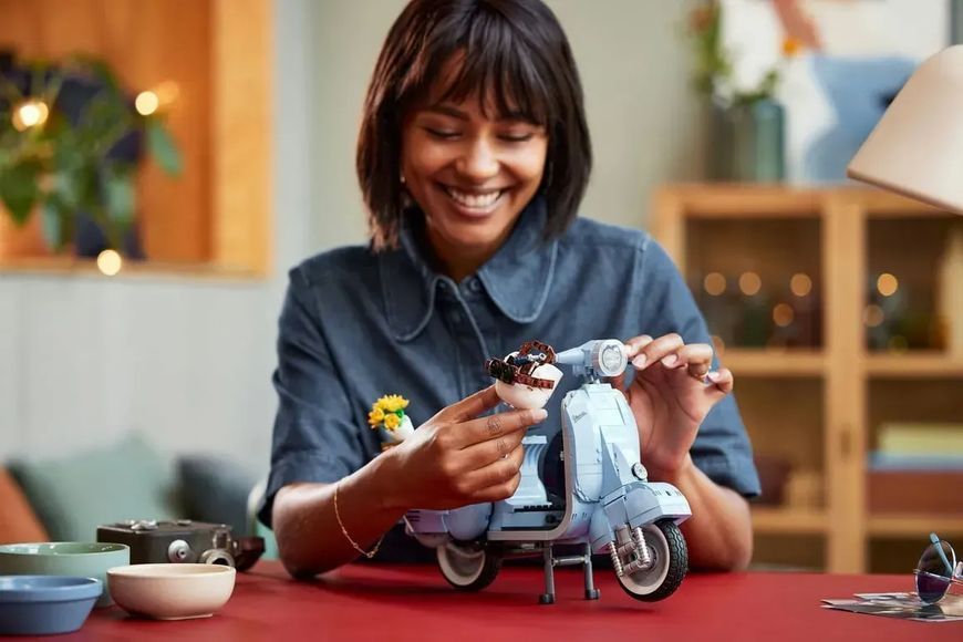 Авто-конструктор LEGO Icons Vespa 125 (10298) 613350 фото